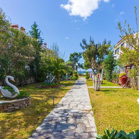 Galazia Akti Seaside