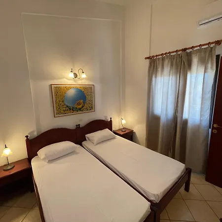 Galazia Akti Seaside בית הארחה 3*
