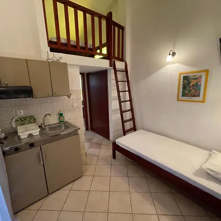 Galazia Akti Seaside 招待所 尼基季