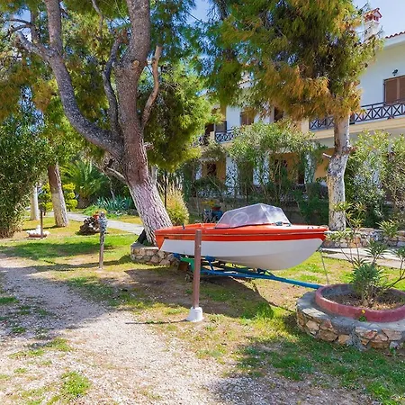 بيت ضيافة Galazia Akti Seaside