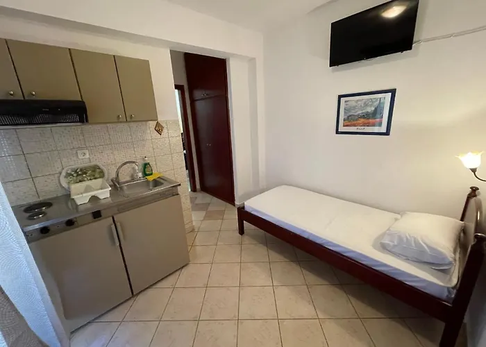 Galazia Akti Seaside Pensión 3*